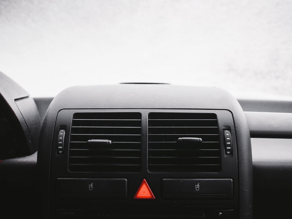 Car dashboard windshield cupholder