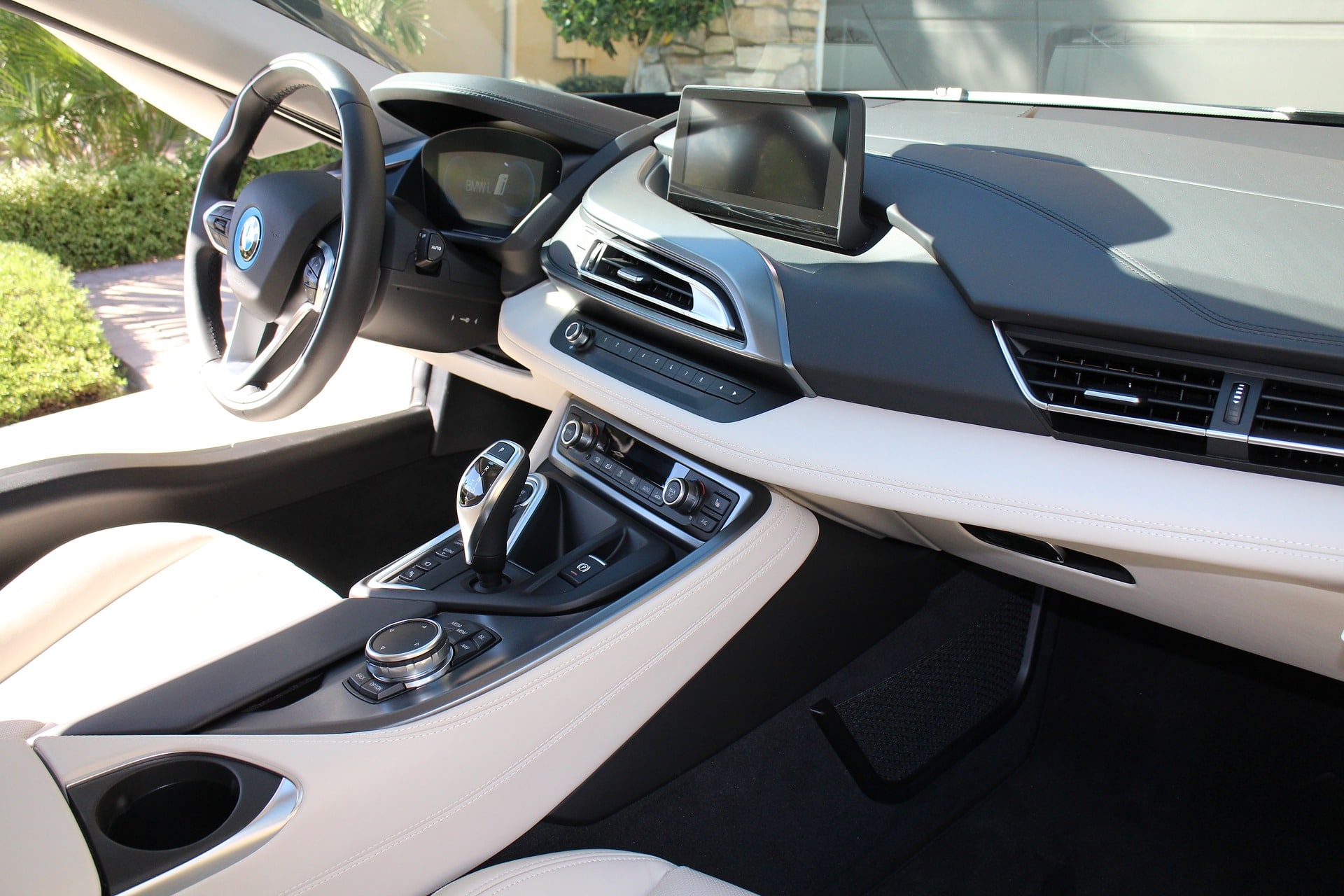 Steering wheel of an electric car